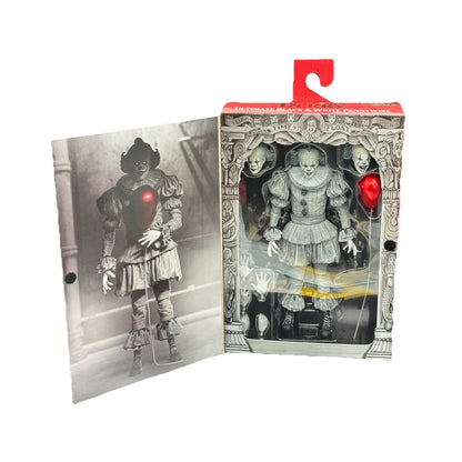 Neca Welcome to Derry Ultimate Black & White Pennywise 7 Pulgadas